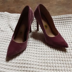 Size 8 pumps